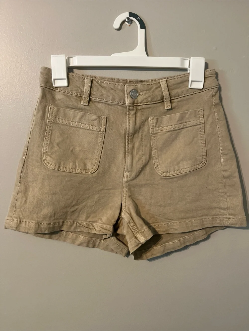 Women’s MNG Clea Tan Khaki Shorts Size 2